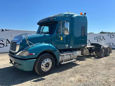 Freightliner Columbia 120 Sleeper Semi Truck