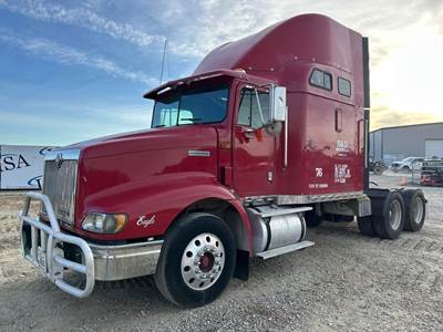 International 9200 Sleeper Semi Truck