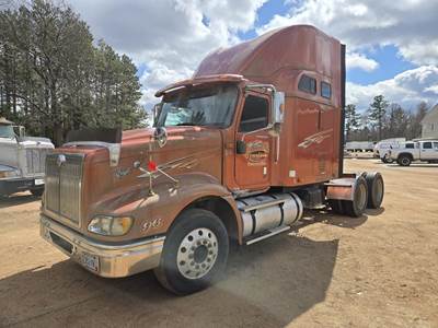 International 9400 Sleeper Semi Truck