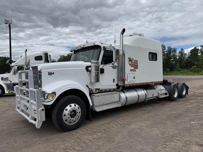 International 9900 Sleeper Semi Truck