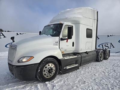 International LT Sleeper Semi Truck