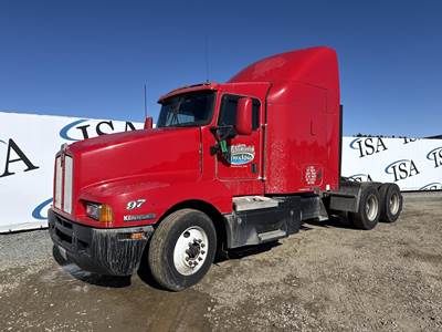 Kenworth T600 Sleeper Semi Truck