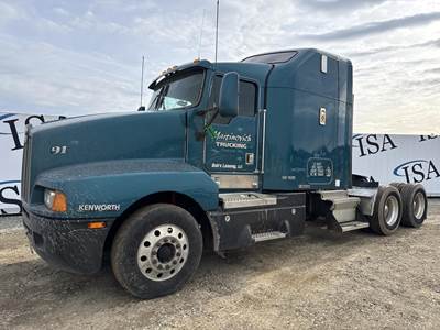 Kenworth T600 Sleeper Semi Truck