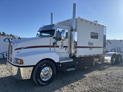 Kenworth T600 Sleeper Semi Truck