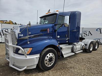 Kenworth T660 Sleeper Semi Truck