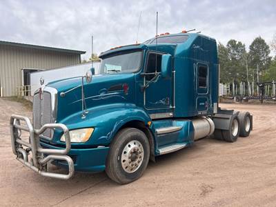 Kenworth T660 Sleeper Semi Truck