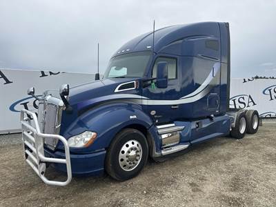 Kenworth T680 Sleeper Semi Truck