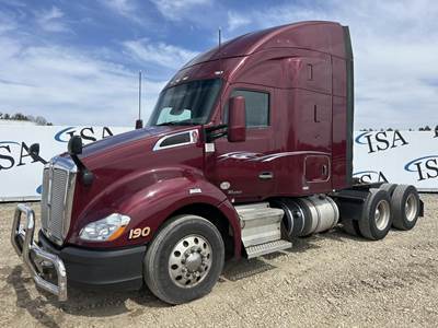 Kenworth T680 Sleeper Semi Truck