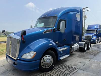 Kenworth T680 Sleeper Semi Truck