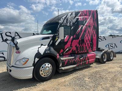 Kenworth T680 Sleeper Semi Truck
