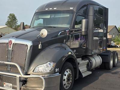 Kenworth T680 Sleeper Semi Truck