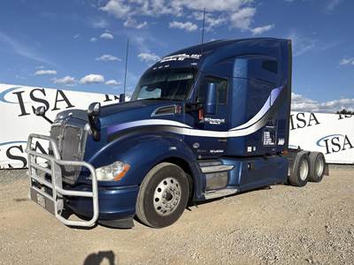 Kenworth T680 Sleeper Semi Truck