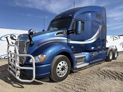 Kenworth T680 Sleeper Semi Truck
