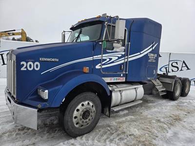 Kenworth T800 Sleeper Semi Truck