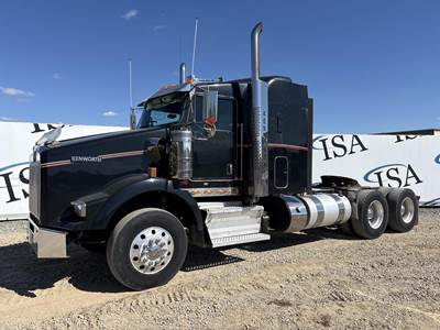 Kenworth T800 Sleeper Semi Truck