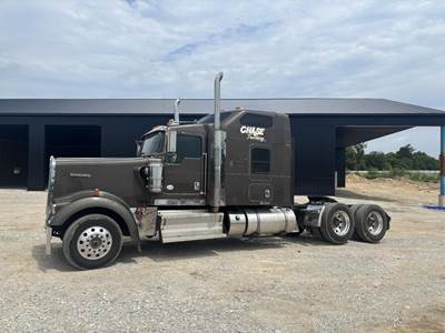 Kenworth W900 Sleeper Semi Truck
