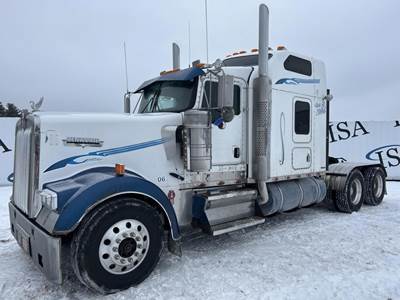 Kenworth W900L Sleeper Semi Truck