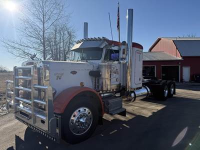 Peterbilt 359 Sleeper Semi Truck