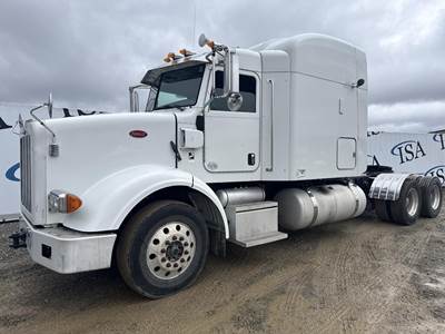 Peterbilt 365 Sleeper Semi Truck