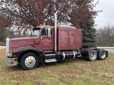 Peterbilt 377 Sleeper Semi Truck