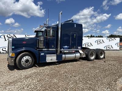 Peterbilt 377 Sleeper Semi Truck