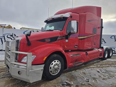 Peterbilt 579 Sleeper Semi Truck