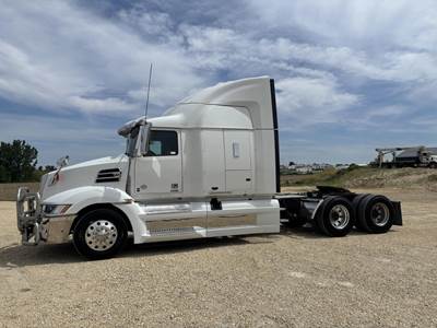 Western Star 5700XE Sleeper Semi Truck