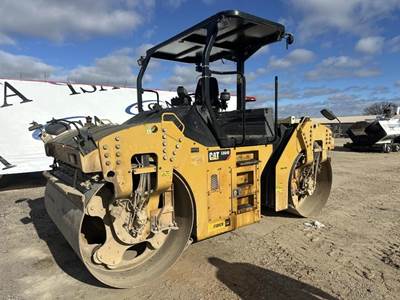 Caterpillar CB64B Smooth Drum Roller Compactor