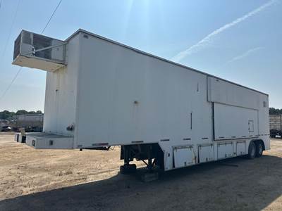 Location: Sparta, Wigvwr: 80000LB, Air Ride Fifth Wheel Plate, Hydraulic Landing