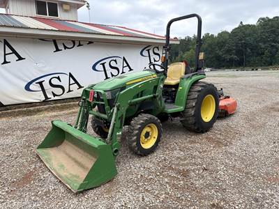 John Deere 3032E Tractor