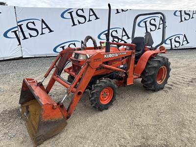 Kubota B2150 Tractor