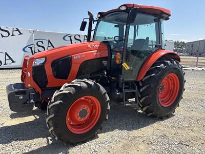Kubota M5-111D Tractor