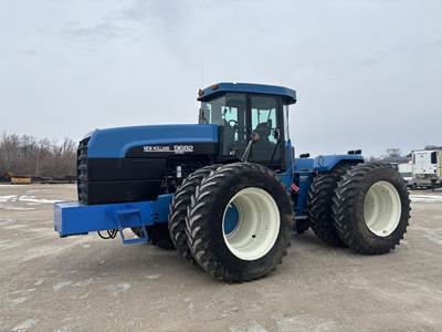 New Holland 9682 Tractor
