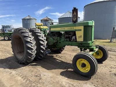 John Deere 720 Tractor