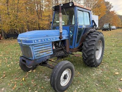 LEYLAND 270 Tractor