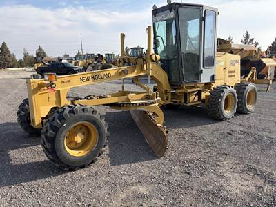 New Holland 3930 Tractor