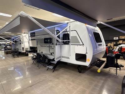 Forest River 25' FREEDOM EXPRESS Travel Trailer