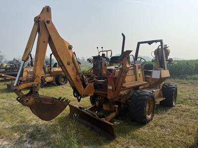 Case 860 Trencher