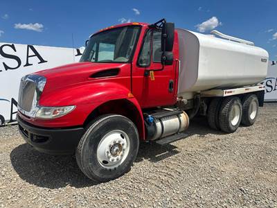International DuraStar 4400 Water Truck