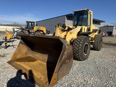 Case 821B Wheel Loader