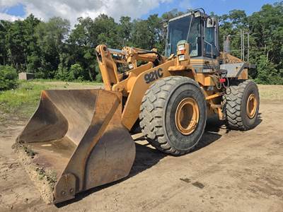 Case 921C Wheel Loader
