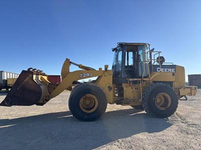 John Deere 724J Wheel Loader