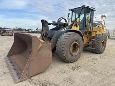 John Deere 744J Wheel Loader