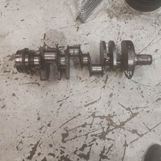 International VT365 Crankshaft