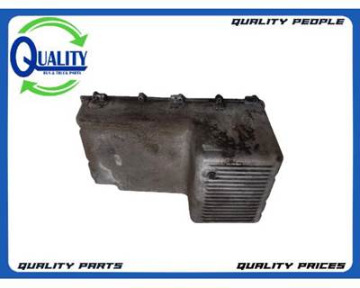 International VT365 Engine Oil Pan