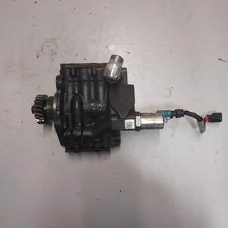 International MaxxForce DT Engine Oil Pump