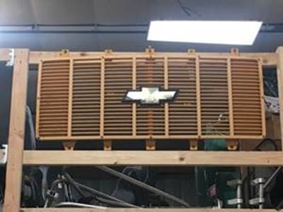 Chevrolet B7000 Grille