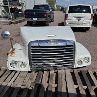 Freightliner Cascadia Hood