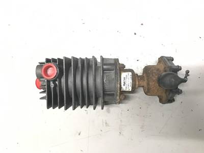 Good used Haldex Condenser Separator for air brake systems

OEM # 41210026