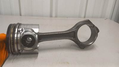 International MaxxForce DT Piston / Rod